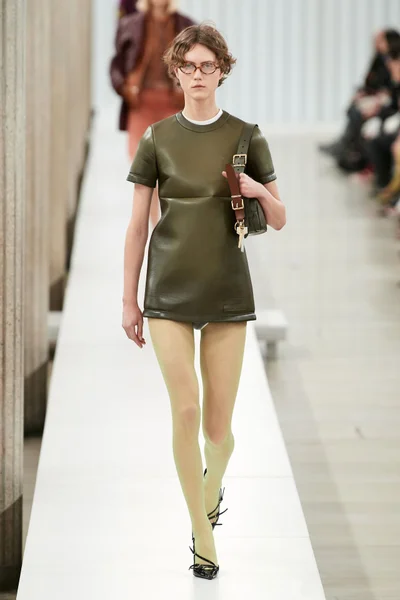 Look 37